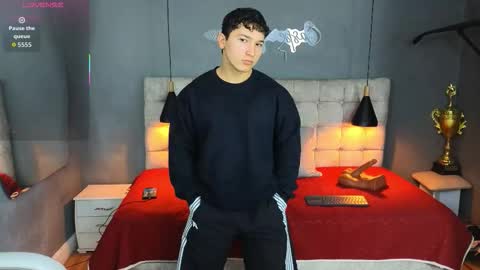 horny_nick18 online show from 9, 10, 2025