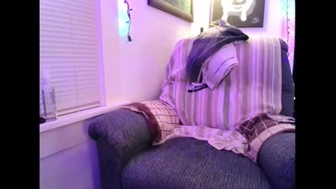 Snapshot of horny_willing_ready chatting on 14, 12, 2025 Horny Willing Ready online show from 14, 12, 2025