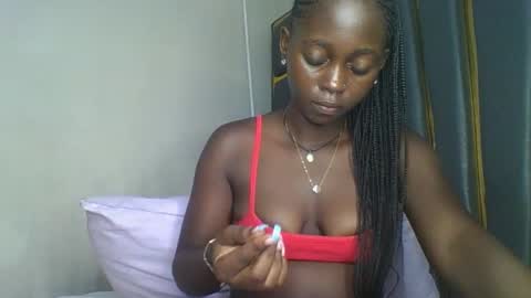 Snapshot of hornybella84 chatting on 2, 12, 2025 Bella online show from 2, 12, 2025