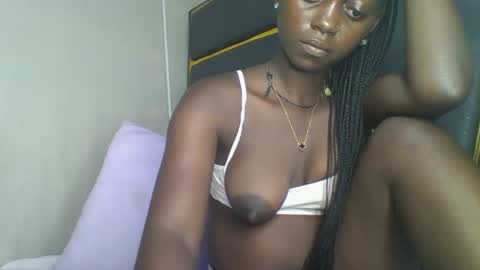 Snapshot of hornybella84 chatting on 3, 12, 2025 Bella online show from 3, 12, 2025