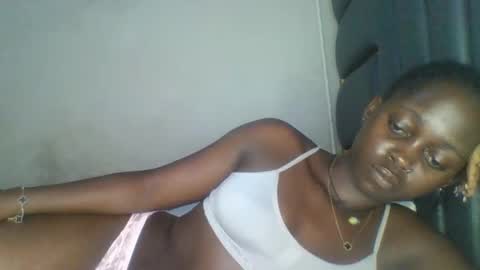 Snapshot of hornybella84 chatting on 7, 5, 2026 Bella online show from 7, 5, 2026