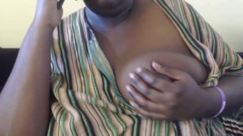 Snapshot of hornybigtitts chatting on 17, 1, 2025 monica zain online show from 17, 1, 2025