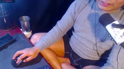 Snapshot of hornydude939393 chatting on 18, 11, 2025 hornydude939393 online show from 18, 11, 2025