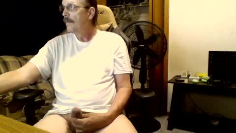 Snapshot of hornymanwi chatting on 29, 7, 2026 hornymanwi online show from 29, 7, 2026