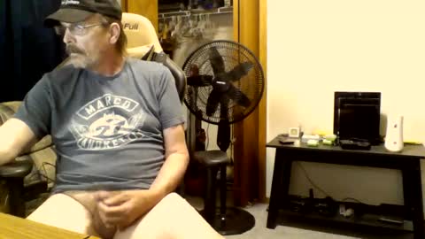 Snapshot of hornymanwi chatting on 8, 8, 2026 hornymanwi online show from 8, 8, 2026