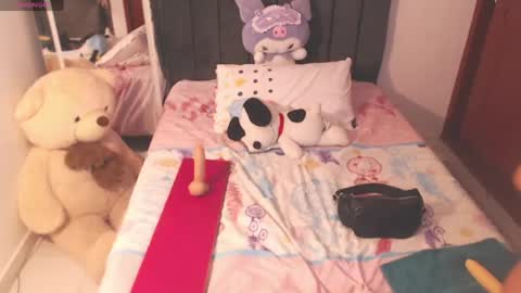 Snapshot of hornymillf_ chatting on 19, 5, 2026 C I A R A online show from 19, 5, 2026