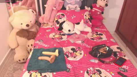 Snapshot of hornymillf_ chatting on 22, 5, 2026 C I A R A online show from 22, 5, 2026