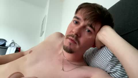 Snapshot of hornynick2004 chatting on 27, 7, 2026 Nick online show from 27, 7, 2026