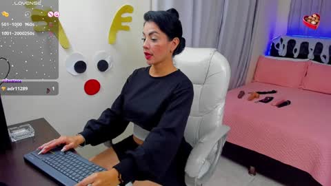 VALENTINA online show from 5, 1, 2025