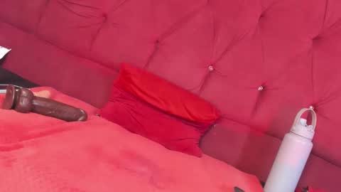 hot_boobiesbitch online show from 23, 11, 2025