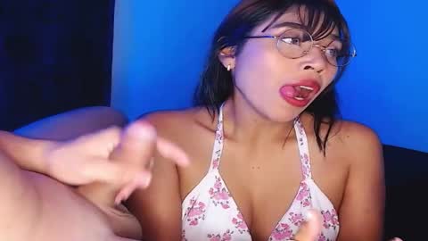 hot_boy_2027 online show from 17, 4, 2026