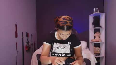 hot chocolate 4u online show from 19, 11, 2025