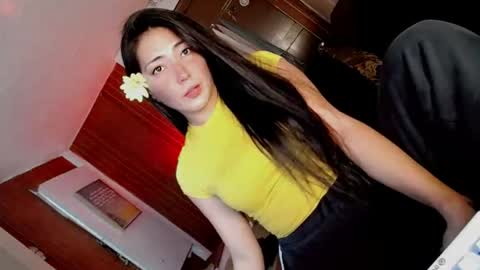 its me CLAUDIA online show from 6, 8, 2026
