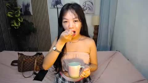 Ms Yen online show from 26, 9, 2025