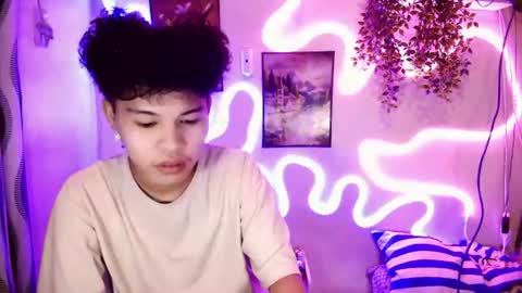 Snapshot of hot_kisser19 chatting on 4, 7, 2026 mark online show from 4, 7, 2026