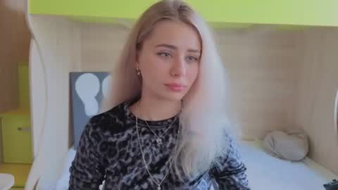 hot_kittie_hot online show from 23, 7, 2026
