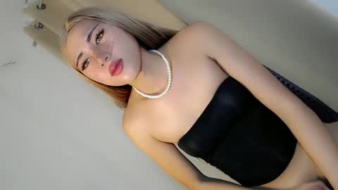 hot_little_angel18 online show from 30, 5, 2026