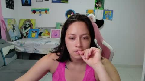 Snapshot of hot_mommymia chatting on 4, 7, 2026 Mia online show from 4, 7, 2026