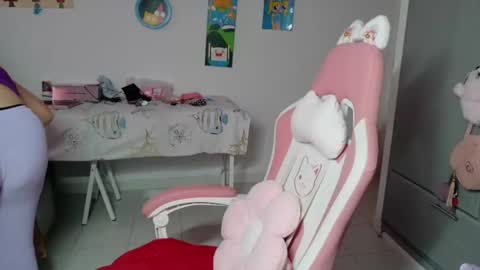 Snapshot of hot_mommymia chatting on 22, 7, 2026 Mia online show from 22, 7, 2026