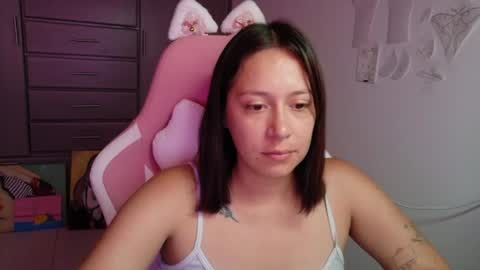 Snapshot of hot_mommymia chatting on 28, 7, 2026 Mia online show from 28, 7, 2026