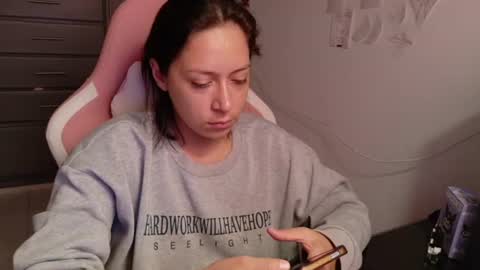 Snapshot of hot_mommymia chatting on 3, 8, 2026 Mia online show from 3, 8, 2026