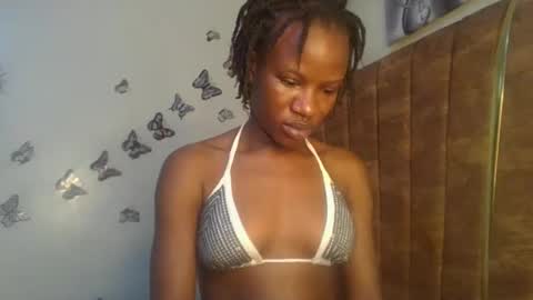 Snapshot of hot_petite100 chatting on 17, 4, 2026 hot petite100 online show from 17, 4, 2026