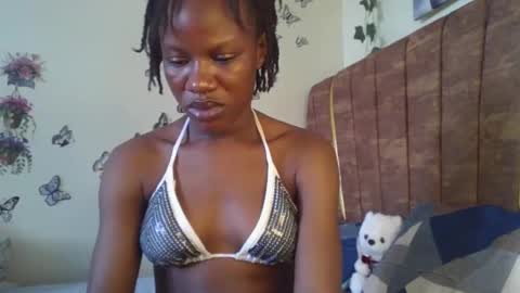 Snapshot of hot_petite100 chatting on 20, 4, 2026 hot petite100 online show from 20, 4, 2026