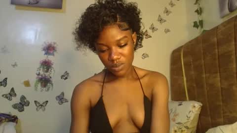 Snapshot of hot_petite100 chatting on 24, 4, 2026 hot petite100 online show from 24, 4, 2026