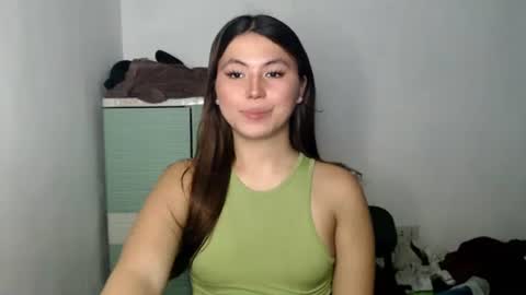Snapshot of hot_precious_nikki chatting on 9, 5, 2026 Nikki online show from 9, 5, 2026