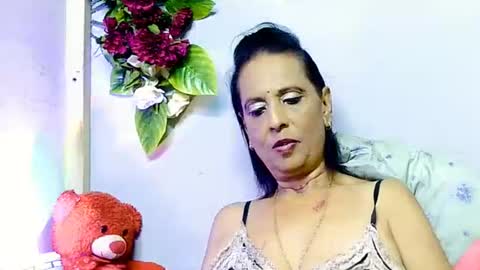 hot queen online show from 7, 6, 2026