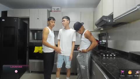 Vanesa Oliver and Andrew online show from 6, 10, 2025