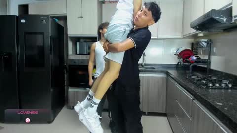 Vanesa Oliver and Andrew online show from 9, 10, 2025