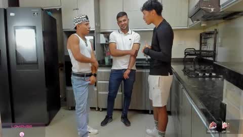 Vanesa Oliver and Andrew online show from 7, 11, 2025