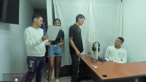 Vanesa Oliver and Andrew online show from 28, 11, 2025