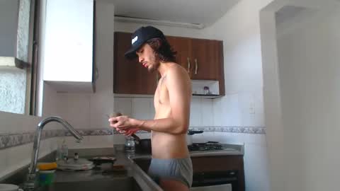 Hot Sharks   online show from 28, 2, 2025