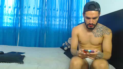 Hot Sharks   online show from 18, 9, 2025