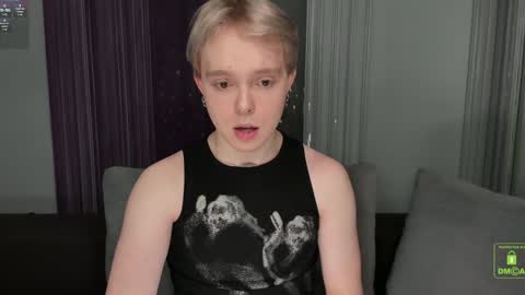 hot_twinkboy online show from 8, 2, 2025