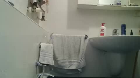 hotandwild2003 online show from 15, 2, 2026