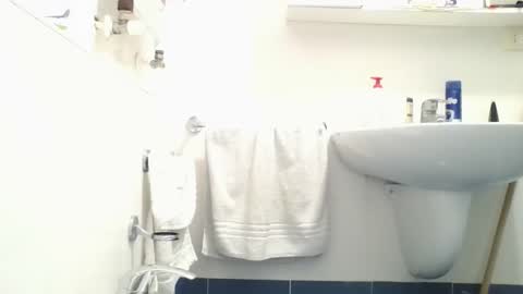 hotandwild2003 online show from 19, 2, 2026