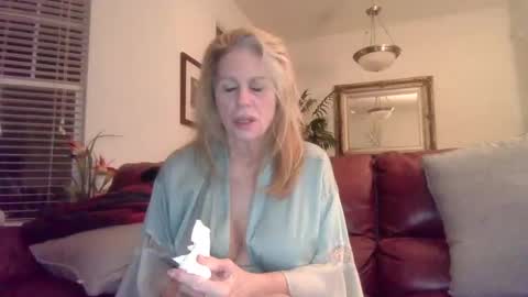 hotblondemilf1962 online show from 6, 1, 2025