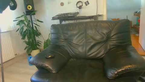 hotboy32891282 online show from 27, 5, 2026