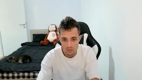 Snapshot of hotboyshorny chatting on 6, 3, 2026 Hotboyshorny online show from 6, 3, 2026