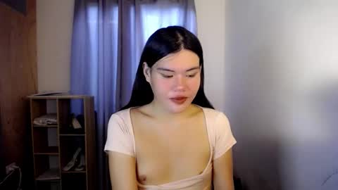 Snapshot of hotbunnyrainx chatting on 8, 11, 2025 rain online show from 8, 11, 2025