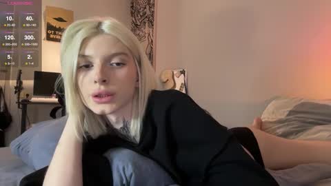 hotchubently online show from 23, 9, 2025