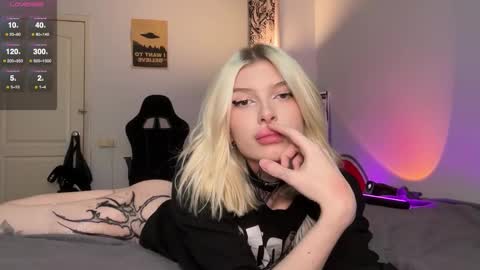 hotchubently online show from 9, 11, 2025