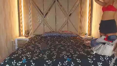 hotcouple_222 online show from 13, 6, 2026