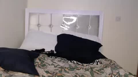 Hotcurvykeisha online show from 19, 1, 2025