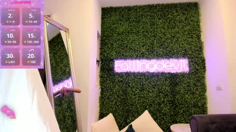 hotfallingdevil online show from 6, 2, 2025