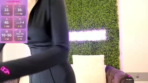 hotfallingdevil online show from 10, 2, 2025