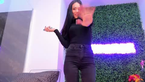 hotfallingdevil online show from 5, 12, 2025